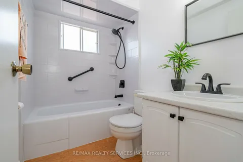 198 Martindale Cres, Brampton, ON L6X 2V2