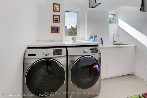 38 Smithfield Dr, Toronto, ON M8Y 3M2