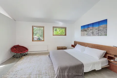 38 Smithfield Dr, Toronto, ON M8Y 3M2