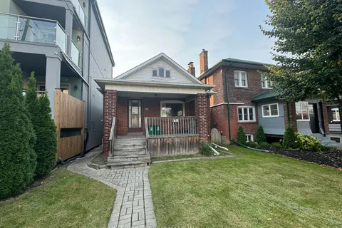 2502 Lake Shore Blvd, Toronto, ON M8V 1E1