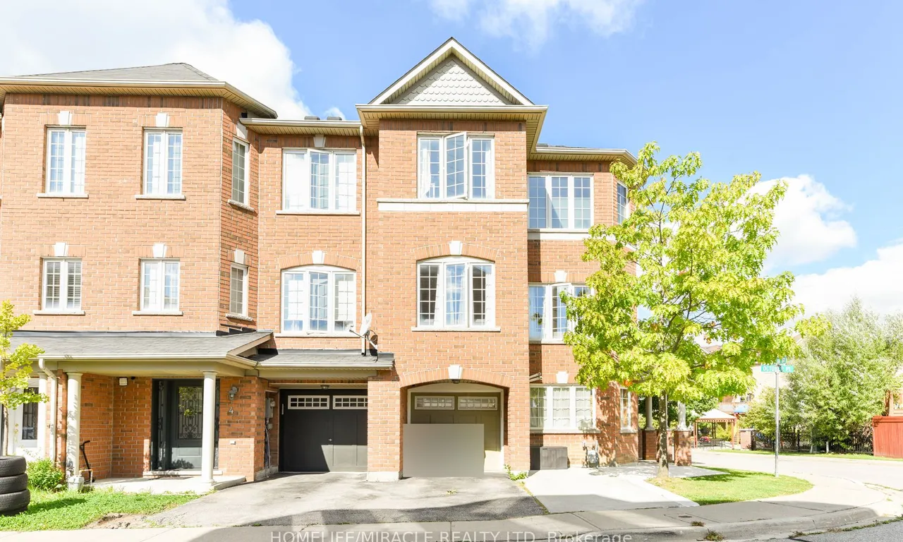 2 October Pl, Brampton, ON L6Y 0K1