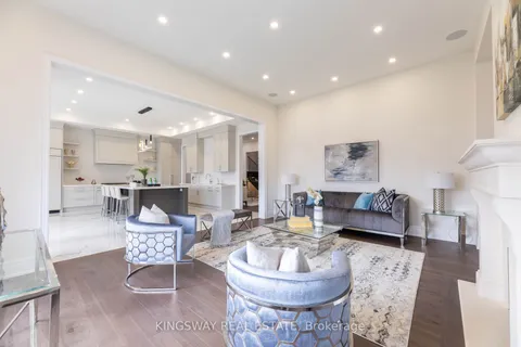 2340 Edward Leaver Tr, Oakville, ON L6M 5M7