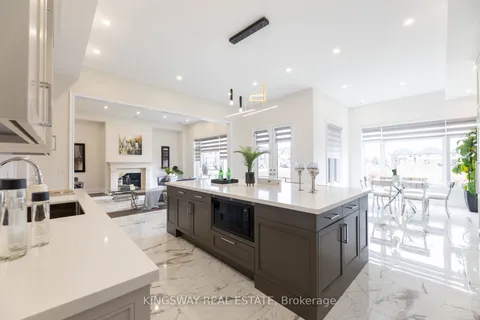 2340 Edward Leaver Tr, Oakville, ON L6M 5M7