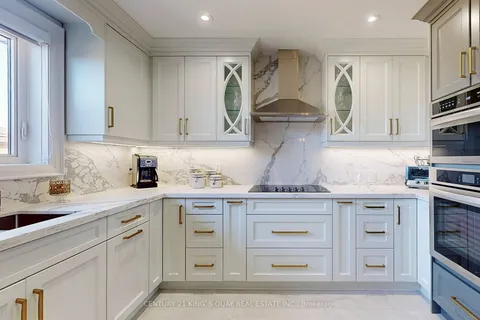 129 Exbury Rd, Toronto, ON M3M 1R5