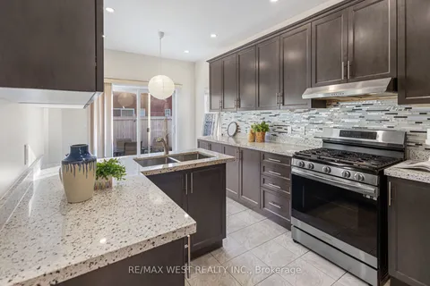 32 Hatton Crt, Brampton, ON L6Y 5T6