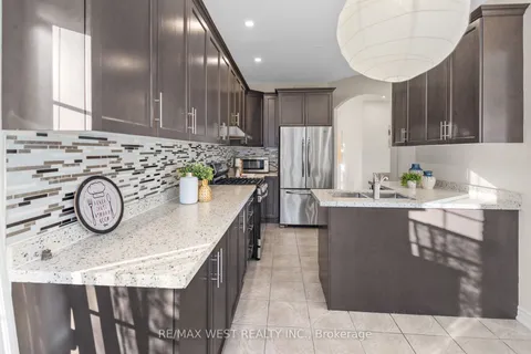 32 Hatton Crt, Brampton, ON L6Y 5T6