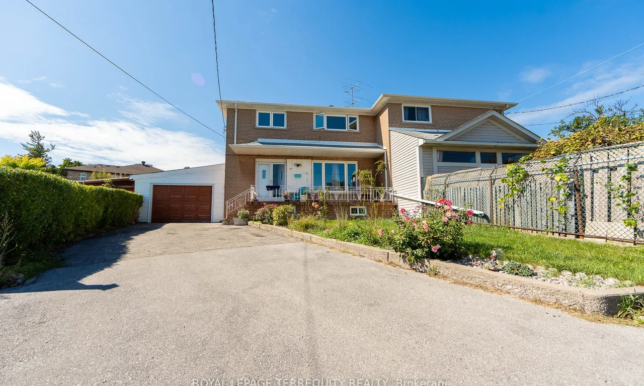 18 Rosette Crt, Toronto, ON M9M 1Z7