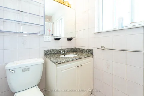 18 Rosette Crt, Toronto, ON M9M 1Z7