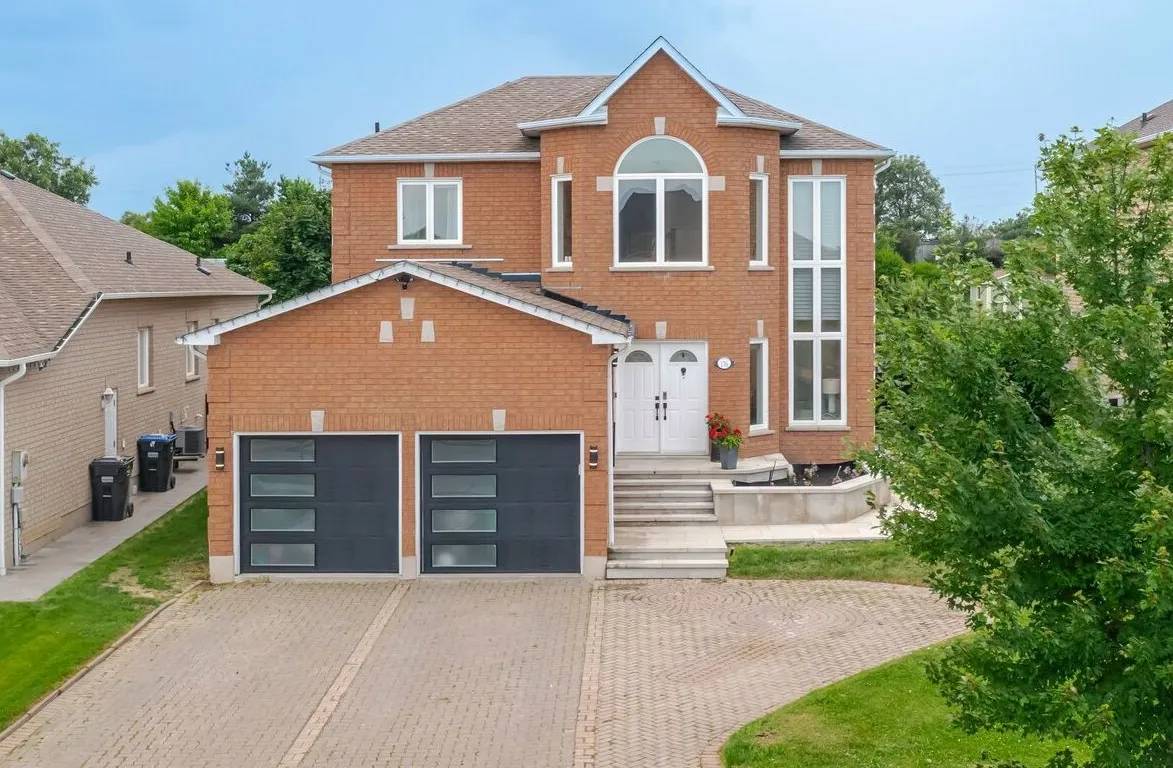 176 Landsbridge St, Caledon, ON L7E 2A9