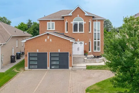 176 Landsbridge St, Caledon, ON L7E 2A9