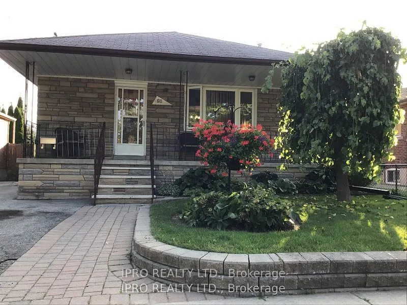 98 North Carson St, Toronto, ON M8W 4C5