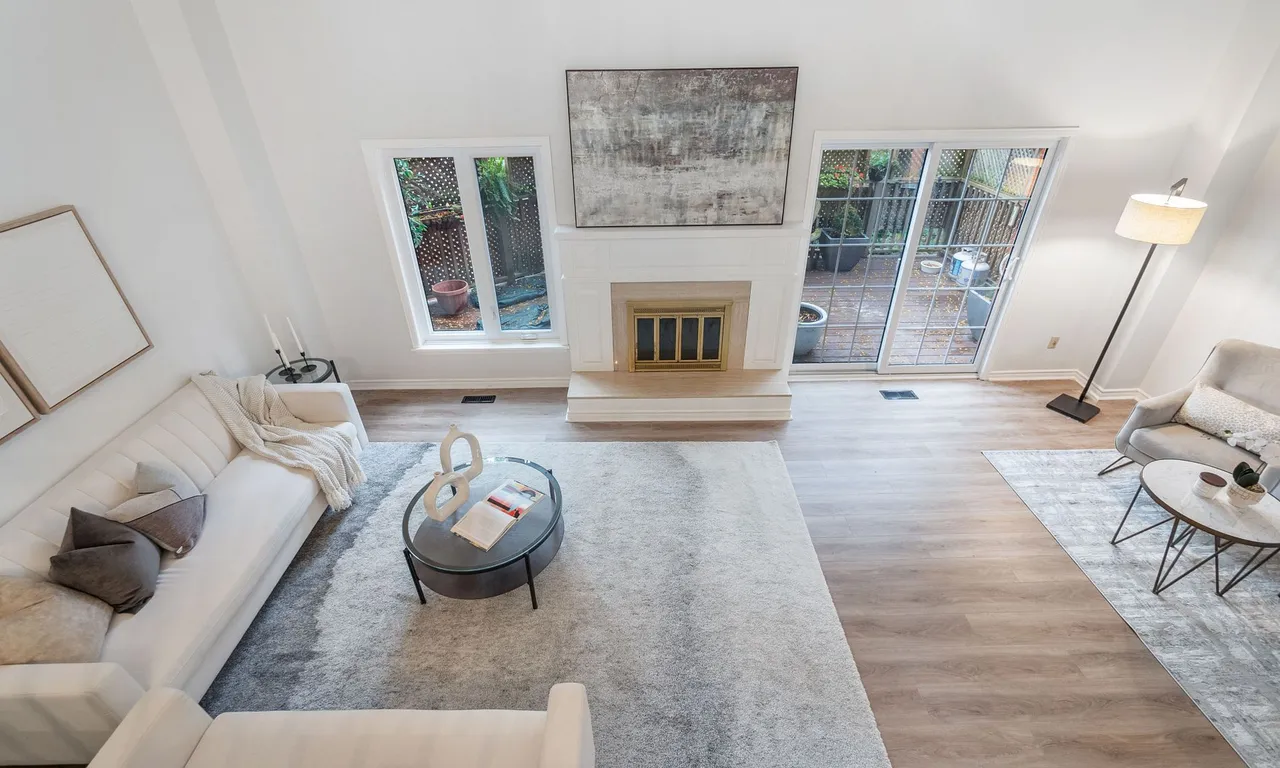 1227 Cornerbrook Pl, Mississauga, ON L5C 3J3