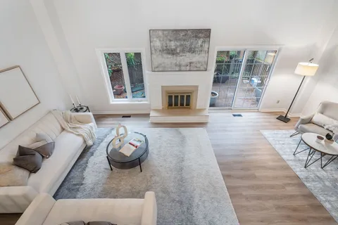 1227 Cornerbrook Pl, Mississauga, ON L5C 3J3