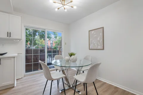 1227 Cornerbrook Pl, Mississauga, ON L5C 3J3