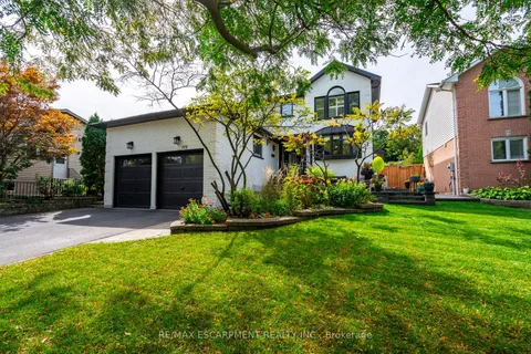 772 Francis Rd, Burlington, ON L7T 4A3