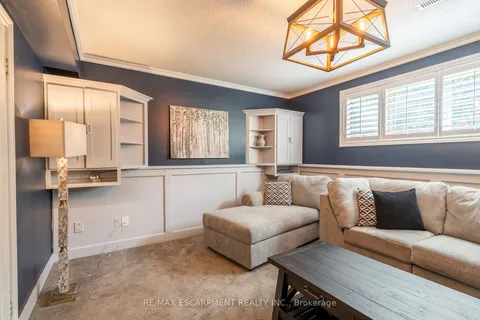 772 Francis Rd, Burlington, ON L7T 4A3