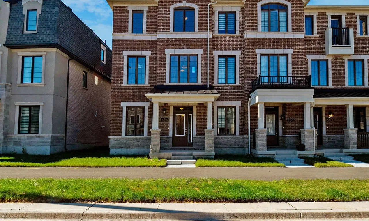 1371 William Halton Pkwy, Oakville, ON L6M 5N9