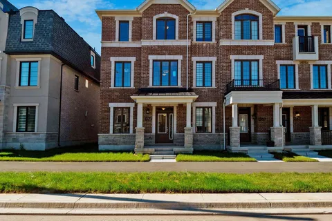 1371 William Halton Pkwy, Oakville, ON L6M 5N9