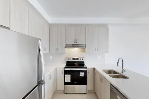 1371 William Halton Pkwy, Oakville, ON L6M 5N9