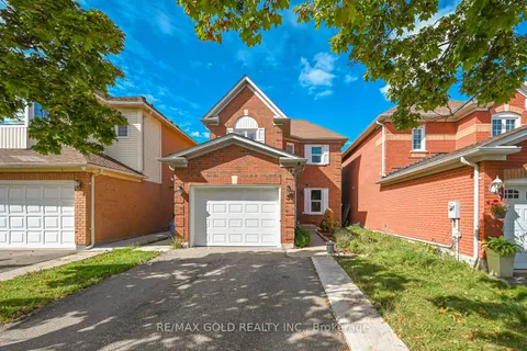 39 Blue Spruce St, Brampton, ON L6R 1C4