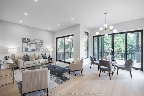 7 Charleston Rd, Toronto, ON M9B 4M6