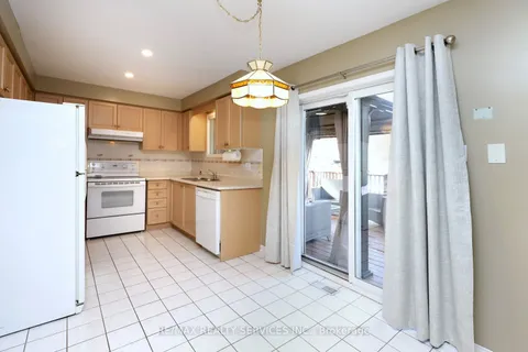 12 Summerfield Cres, Brampton, ON L6X 4L3