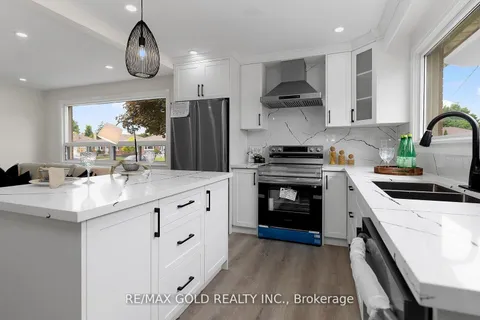 93 Cornwall Rd, Brampton, ON L6W 1N7