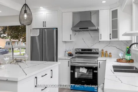 93 Cornwall Rd, Brampton, ON L6W 1N7