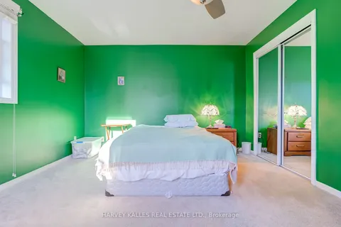 108 Edgecroft Rd, Toronto, ON M8Z 2C3