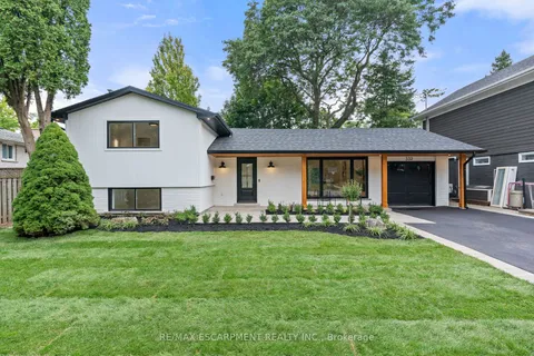 332 Swinburne Rd, Burlington, ON L7N 2A1