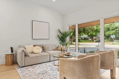 332 Swinburne Rd, Burlington, ON L7N 2A1