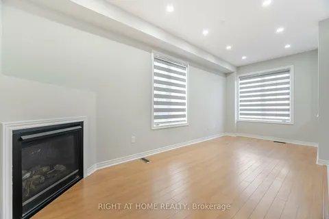 5567 Bonnie St, Mississauga, ON L5M 0N7