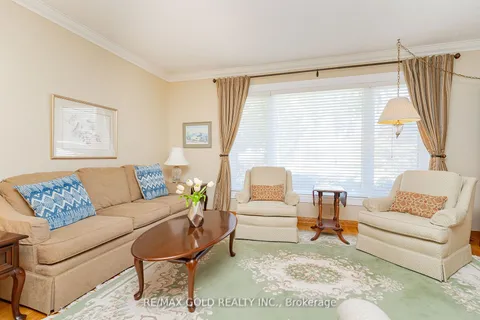 21 Aberdeen Cres, Brampton, ON L6T 2P8