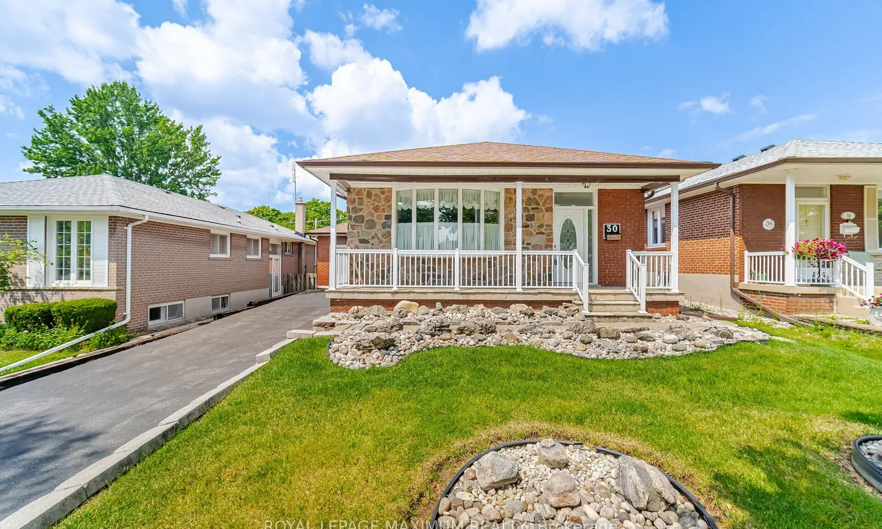 30 Guernsey Dr, Toronto, ON M9C 3A6