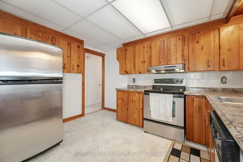 30 Guernsey Dr, Toronto, ON M9C 3A6