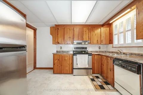 30 Guernsey Dr, Toronto, ON M9C 3A6