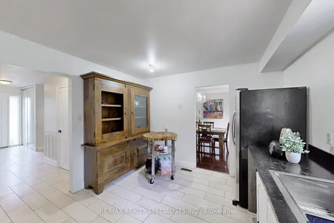 76 Jill Cres, Brampton, ON L6S 3J2