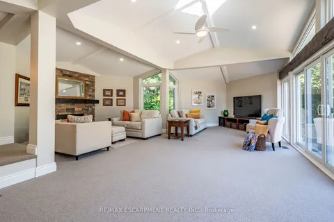 2159 Britannia Rd, Burlington, ON L7P 0E8