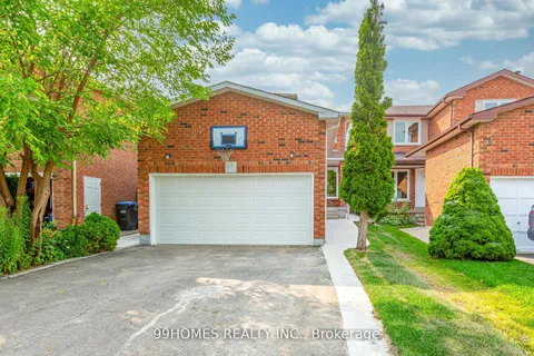 29 Horsham St, Brampton, ON L6X 3R6