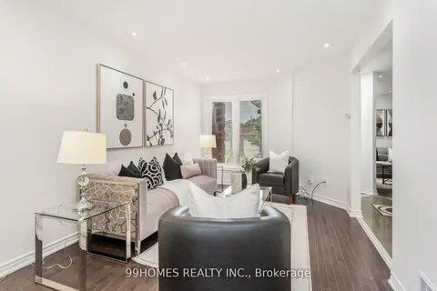 29 Horsham St, Brampton, ON L6X 3R6