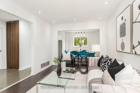 29 Horsham St, Brampton, ON L6X 3R6