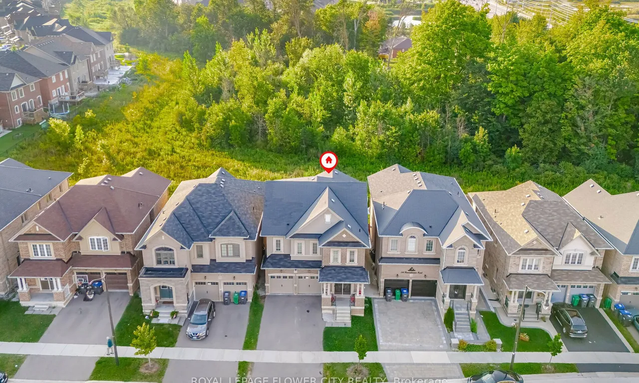 384 Remembrance Rd, Brampton, ON L7A 4X9