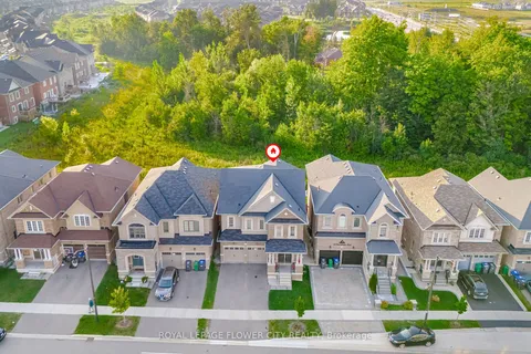 384 Remembrance Rd, Brampton, ON L7A 4X9