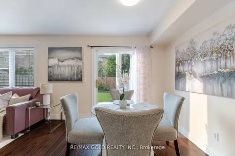 8 Murdoch Dr, Brampton, ON L6X 3Y2