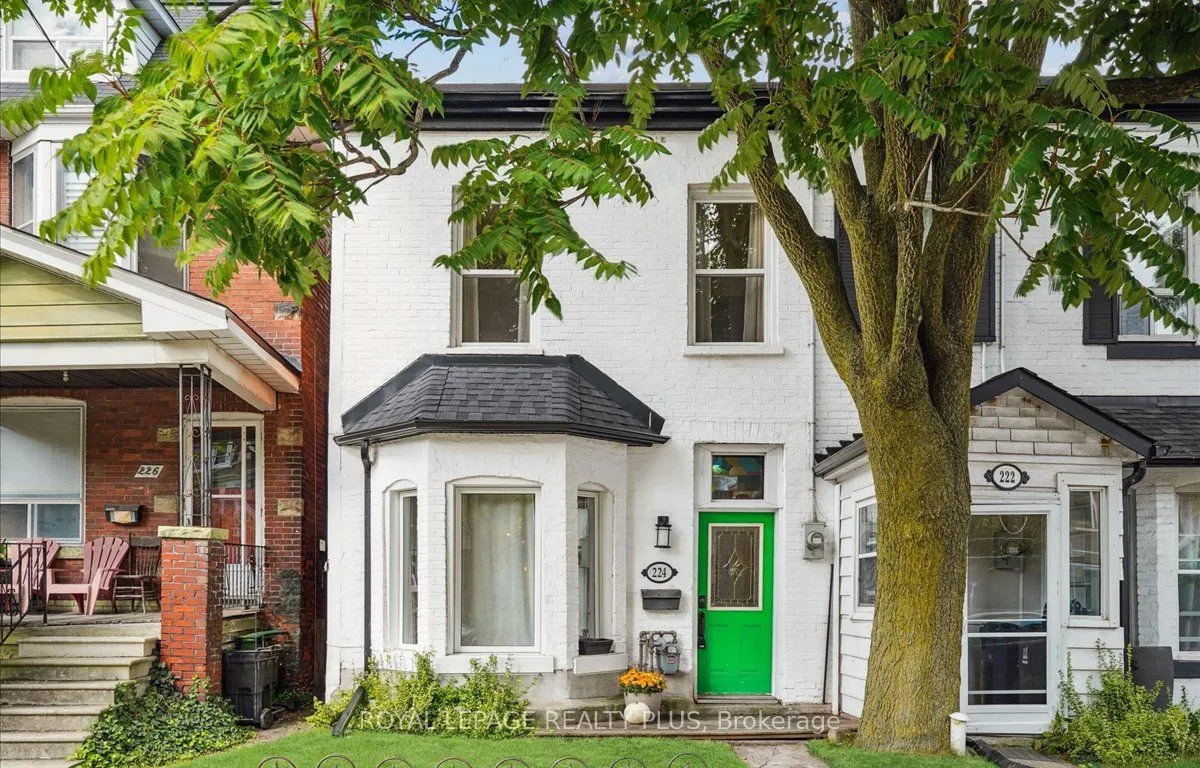224 Annette St, Toronto, ON M6P 1P8