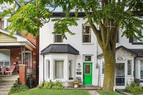 224 Annette St, Toronto, ON M6P 1P8