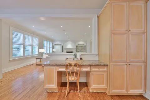 1714 The Pines, Mississauga, ON L5J 4V5