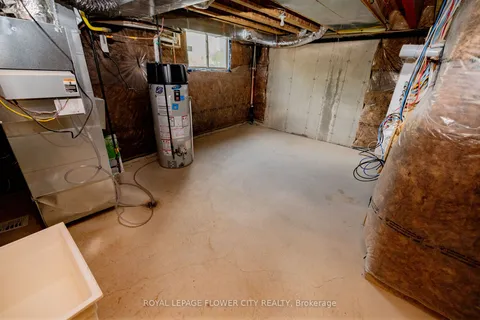 38 Queenpost Dr, Brampton, ON L6Y 6L2