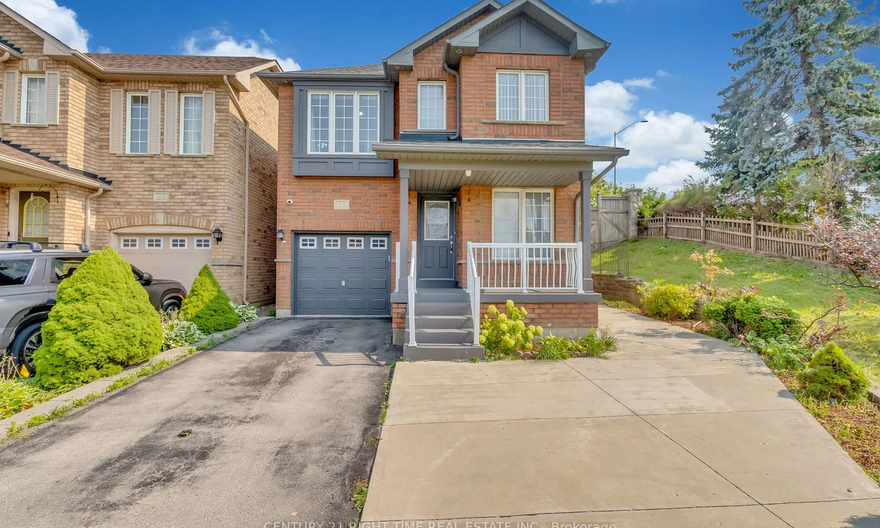 32 Elmpark Crt, Brampton, ON L6P 1A8