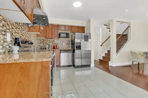 32 Elmpark Crt, Brampton, ON L6P 1A8